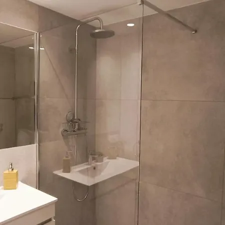Apartment 209 Modern In Close To Everything